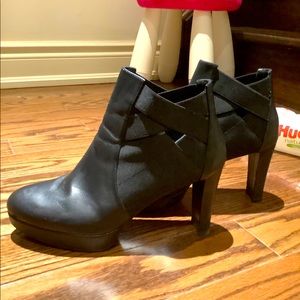 Very comfortable booties, leather